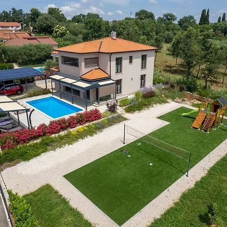Vila Karina, Porec