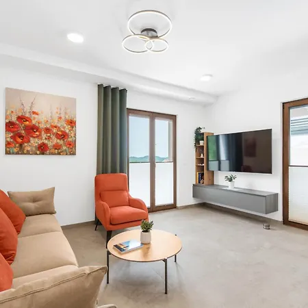 Karina, Porec