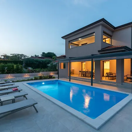 Karina, Porec