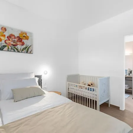 Karina, Vila Porec