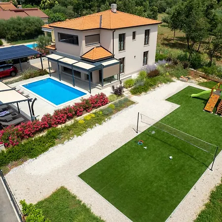 Karina, * Porec