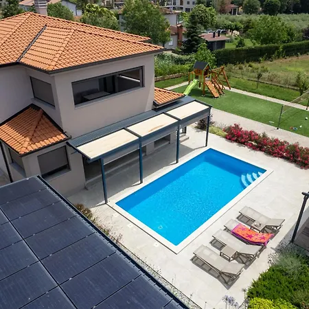 Vila Karina, Porec